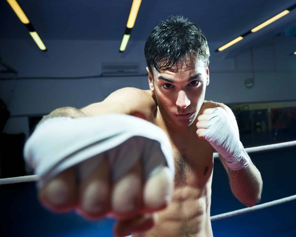 Comment la boxe peut-elle aider à améliorer la confiance en soi ?